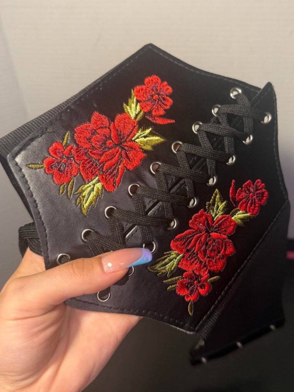 Black corset belt button clasp roses with red floral embroidery